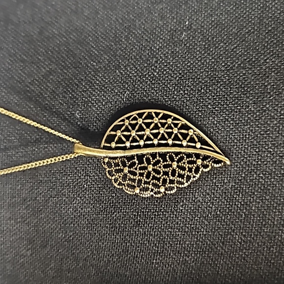 Vintage Avon "Can't Leaf You Alone" Jewelry Set- Necklace, Bracelet & Earrings - Picture 3 of 12